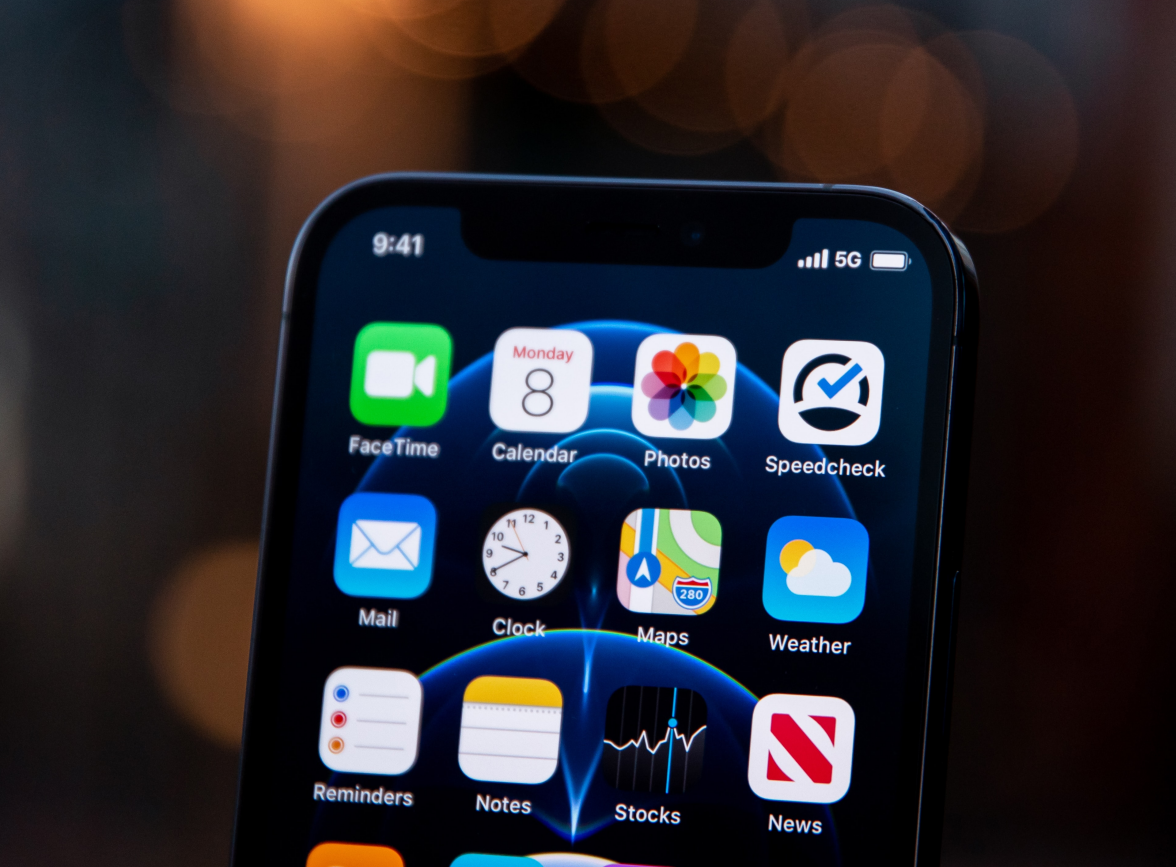 龙陵苹果手机维修分享为什么 iPhone 12 在冬季会自动关机 