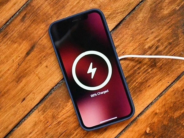 龙陵苹果手机维修分享iPhone 12可以随便充电吗 